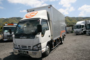 大阪府八尾市の運送会社｜有限会社中島商事～運送・引越～ 「安心